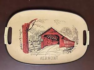 Vintage schneebedeckte rote Brücke Serviertablett New England Vermont Souvenir EUC - Bild 1 von 4