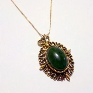 Vintage Gold Tone Heart Framed Green Stone Cabochon Pendant Necklace - Picture 1 of 5