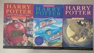Harry Potter First 3 Books Canadian Editions Philosopher's Stone Wand Error - Foto 1 di 15