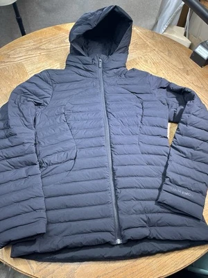 Chaqueta de plumón Lululemon Pack It para mujer talla 8 acolchada con capucha negra W4BOVS USADA EN EXCELENTE ESTADO Foto 1 de 4