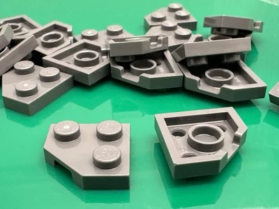 LEGO Wedge Plate 2 x 2 Cut Corner From The Onyx Cinder Set 75374 - 20 Pieces NEW - Image 1 of 4