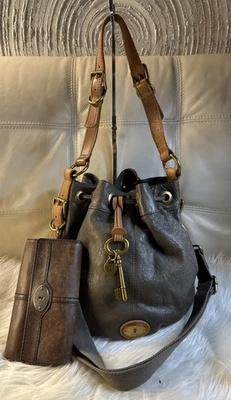 Fossil 水桶包钱包 复古 Reissue 灰色 Maddox 抽绳斜挎包 肩 — 第 1/4 张图片