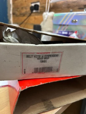 Kit Cinghia Distribuzione Rover 200 400 45 25 Lotus Elise 1.6 1.8 143 Denti FAI TBK81 S4-3 - Immagine 1 di 3