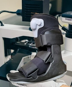 Ovation Medical  Gen2 Walking Boot, Pneumatic Pump, Short, Black, Size Medium - Picture 1 of 5