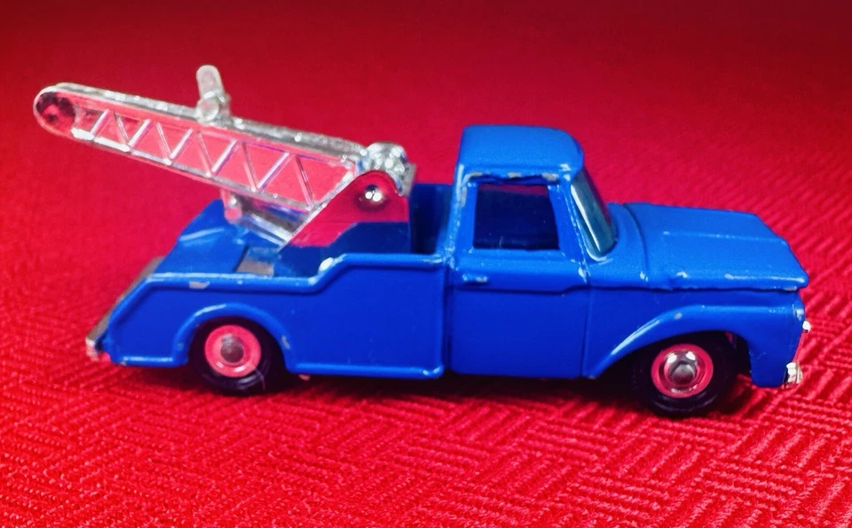 Camión de remolque Ford F350 1965 Husky Blue DieCast No. 28 - COMO NUEVO Foto 1 de 4