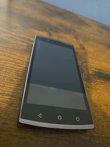 Smartphone UMX Ultimate Mobile Xperience Android U693CL NON TESTATO PER PARTI - Foto 1 di 7