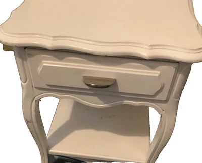 Mesita de noche Henry Link vintage 25”Hx15”w Foto 1 de 3