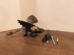 HOW TO TRAIN YOUR DRAGON THE HIDDEN WORLD TOOTHLESS AND HICCUP FIGURES - Picture 1 of 3