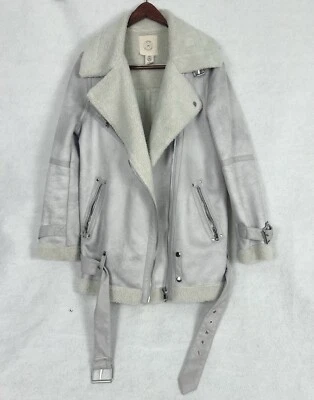 Jaqueta aviador Urban Outfitters couro sintético tamanho grande moto cinza tamanho pequeno - Imagem 1 de 4