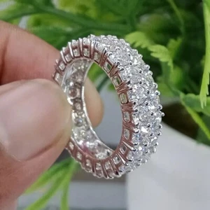 Banda de boda eterna de diamantes de corte redondo de 2,00 quilates chapada en oro blanco 14 K - Imagen 1 de 8