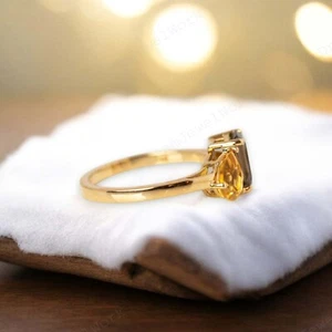 14k Yellow Gold 8x6 MM Emerald Cut Natural Smoky Quartz Citrine Toi et Moi Ring - Picture 1 of 4