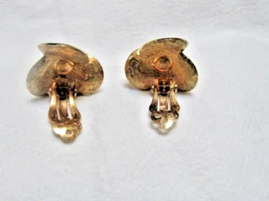 Vintage Jomaz Gold and Pearl Earrings Clips Nice! - Picture 1 of 8