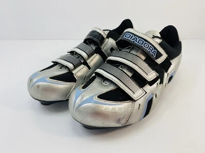 Zapato de ciclismo DIADORA para mujer talla 7 EE. UU. / 38 EUR plateado y negro Foto 1 de 4