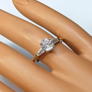 14K Solid Yellow Gold Diamonique CZ Ring Size 8 Round & Tapered Baguettes 3.1 gm - Picture 1 of 9