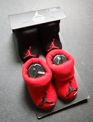 2双耐克Air Jordan婴儿短靴,尺寸0-6个月淋浴礼物,黑色红色,B43 — 第 1/2 张图片