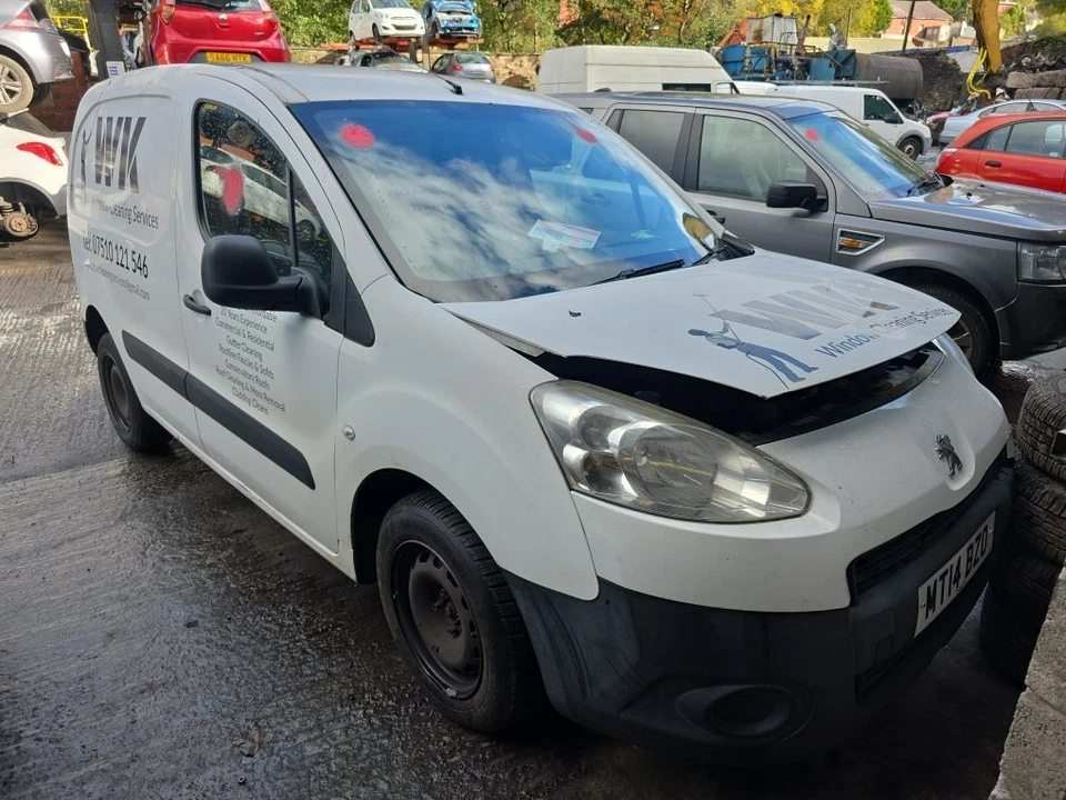 Cuadro de instrumentos Peugeot Partner Mk2 Hdi S 2008-2018  Foto 1 de 4