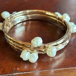Avon Modern Elegance Gold Tone Faux Pearl Bangle Set New - Picture 1 of 10