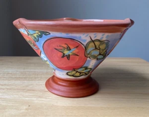 PHYLLIS HANDAL Footed Tomatoes Bowl - Artisans Hand Pottery - Maryland - VGUC - Picture 1 of 7