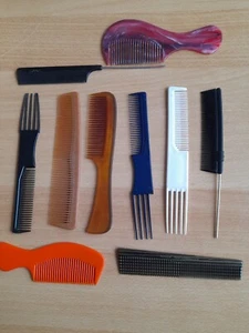 10 verschiedene Kämme, Kamm, Verkauf für den Tierschutz - Bild 1 von 1