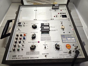 Fogg M7136 M7136-40/05 EKG/Drucksimulator, Koffer mit Modulen - Bild 1 von 5