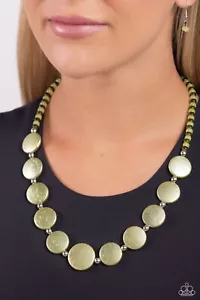 Paparazzi Scratched Showtime - Green - Necklace and Earrings - Picture 1 of 2