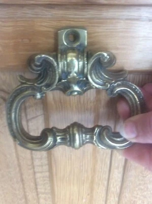 Superb Quality Antique c19th French Ormolu Rococo Brass Drawer Handle Chest Pull - Image 1 of 4