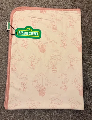 BNWT Sesame Street Character Prints Baby Blanket - Pink — 第 1/4 张图片