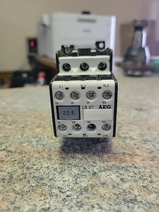 AEG LS27-22 Contactor 110V@50Hz 120V@60Hz 3-Pole 2NO 2NC USED - Picture 1 of 3