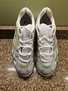 MBT Walking Shoes Women's 9.5 green/gray/white M. Walk Flaws READ - Picture 1 of 12