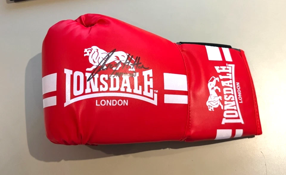 Ricky Hatton Signed Boxing Glove with Certificate of Authenticity (COA) - Image 1 of 1