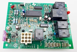 Placa de control del horno Goodman B18099-13 / 41F-5 BL:C17 - Imagen 1 de 10