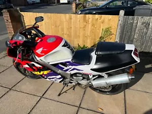 HONDA RVF 400 NC35 EXCELLENT CONDITION - Picture 1 of 20