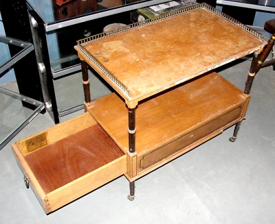 BEACON HILL MAHOGANY TEA CADDY SIDE TABLE DOUBLE FACED DRAWER BRASS LION ANTIQUE - Image 1 of 4