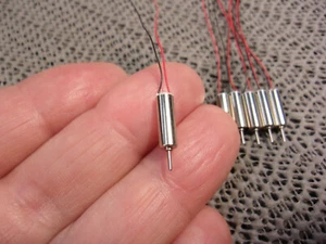 2x DC Motor 3-3,7 V, Ø 4 mm, Glockenankertechnik, stark, Daten siehe ganz unten! - Bild 1 von 6
