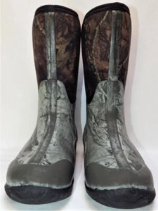 NICE PAIR OF MOSSY OAK BOGS WATERPROOF BOOTS-YOUTH SIZE 5 - Picture 1 of 9