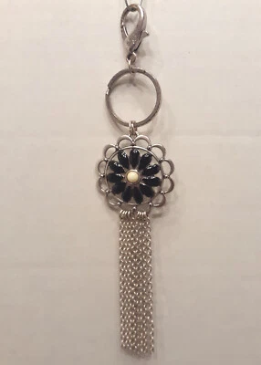 Llavero Grace Adele plateado con clip para monedero Foto 1 de 4