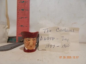 Royal Doulton pitcher - The Cardinal D6258- Tiny miniature - Picture 1 of 4