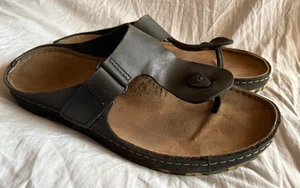 Men's Clarks Sandals Size 11. Brown Leather. Hook & Loop. Flip Flop Style. - Picture 1 of 9