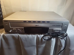 RCA 5-Disc CD Changer, model RP8078 Powers On Silver Powers On No Remote - Picture 1 of 7