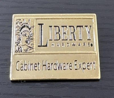 Broche traseiro LIBERTY Hardware Gabinete Hardware Expert tom dourado - Imagem 1 de 4