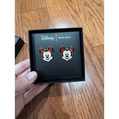 Pendientes de cuerno de Halloween de Mickey Mouse con barra de bolas de Disney Foto 1 de 3