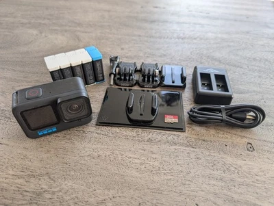 GoPro HERO10 Black Actioncam mit Zubehörpaket - Sehr guter Zustand - Bild 1 von 4