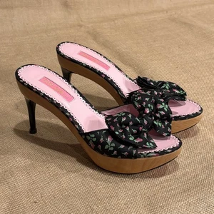 Betsey Johnson Shoes Womens 8 Black Floral Bow Heels Stiletto Coquette Twee - Picture 1 of 13