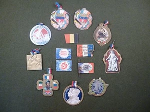 LOT 14 INSIGNES DE PAPIER GUERRE 1914 1918 PARIS SOUTIEN AUX SOLDATS POILUS - Imagen 1 de 2