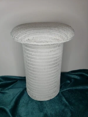 Vicki Ann Wicker Mushroom Stool Foto 1 de 4