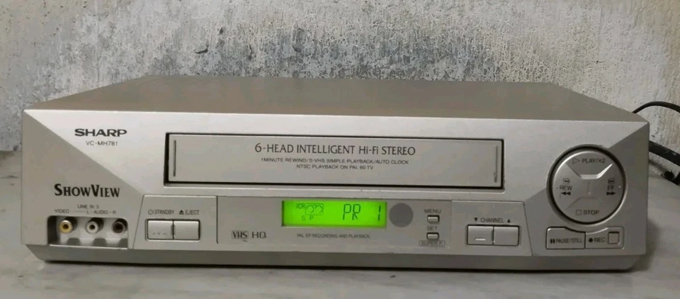 SHARP VIDEOREGISTRATORE SUPER VHS 6 TESTINE STEREO CON TELECOMANDO - Immagine 1 di 4
