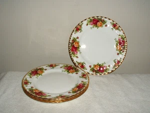Lot of 4 Royal Albert OLD COUNTRY ROSES 8 1/8" Salad Plates Gold Trim - Picture 1 of 2