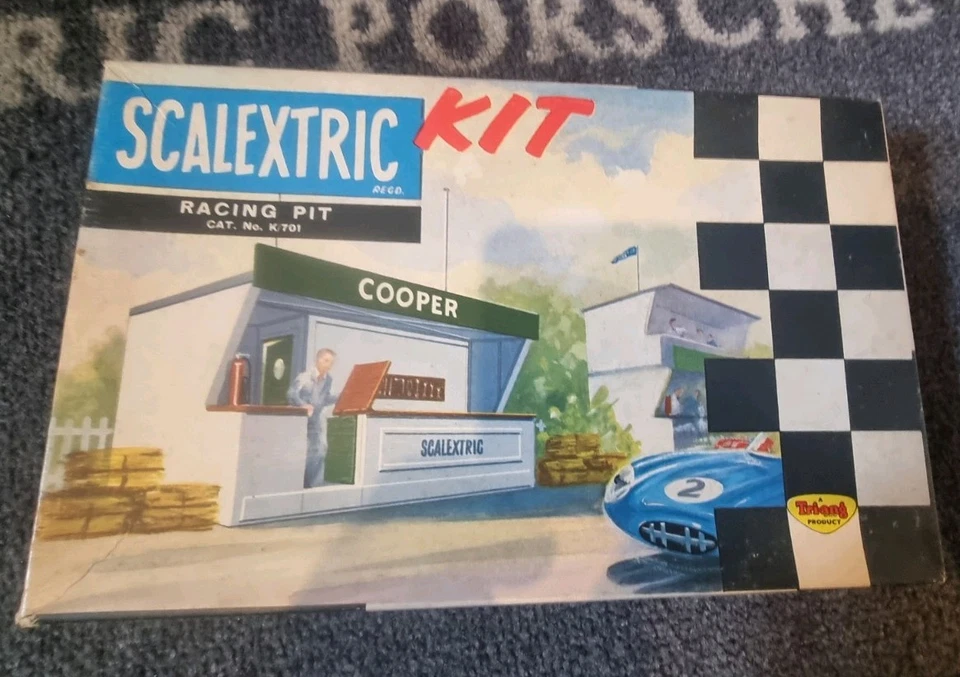 Kit Scalextric K-701 Racing Pit Building sin hacer en caja - Imagen 1 de 4