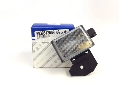 Conjunto de luz de lámpara de cortesía bajo capó Mopar Dodge Ram Jeep Chrysler nuevo fabricante de equipos originales Foto 1 de 4
