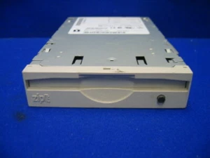 Vintage Iomega Z250ATAPI Internal ZIp 250 Drive Beige Bezel 30167700 - Picture 1 of 3